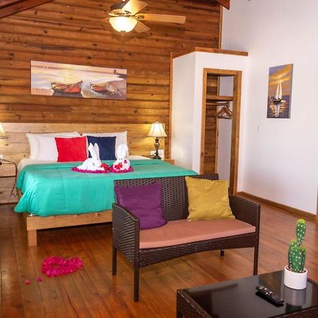 Hotel And Dive Center Roatan Yacht Club French Harbour Ngoại thất bức ảnh
