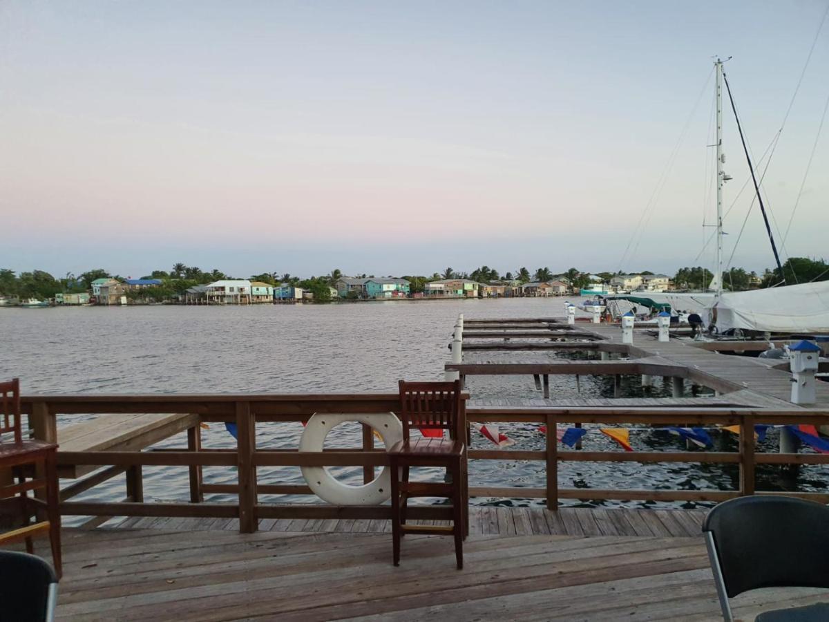 Hotel And Dive Center Roatan Yacht Club French Harbour Ngoại thất bức ảnh