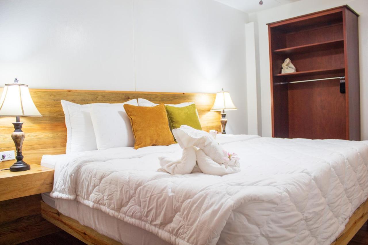 Hotel And Dive Center Roatan Yacht Club French Harbour Ngoại thất bức ảnh