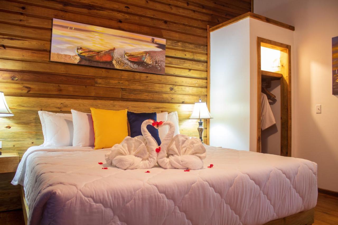 Hotel And Dive Center Roatan Yacht Club French Harbour Ngoại thất bức ảnh