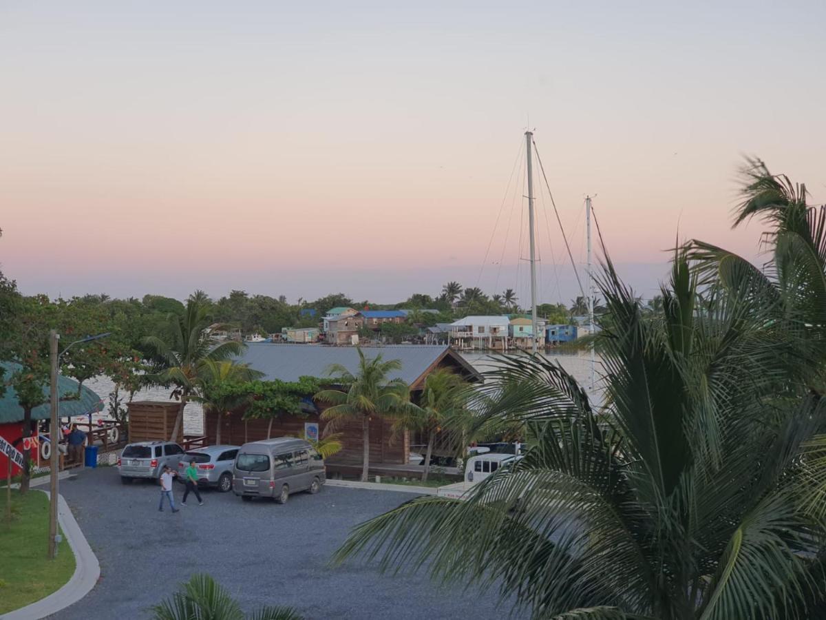 Hotel And Dive Center Roatan Yacht Club French Harbour Ngoại thất bức ảnh