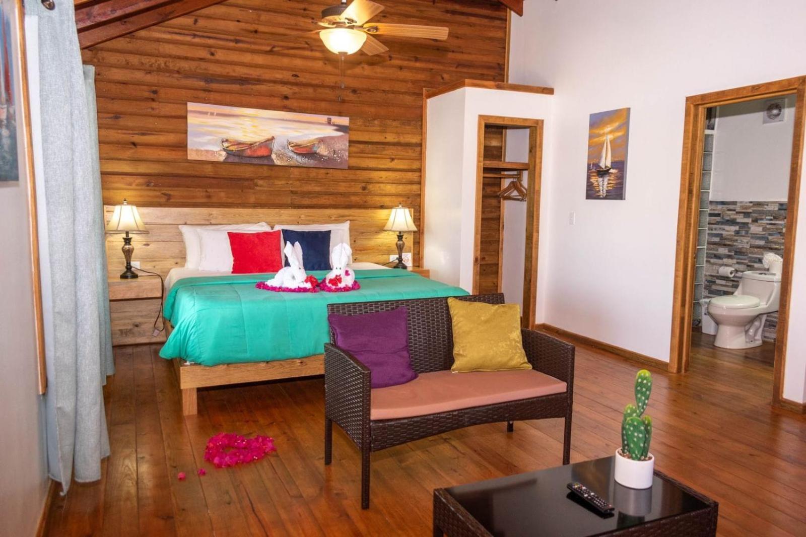Hotel And Dive Center Roatan Yacht Club French Harbour Ngoại thất bức ảnh