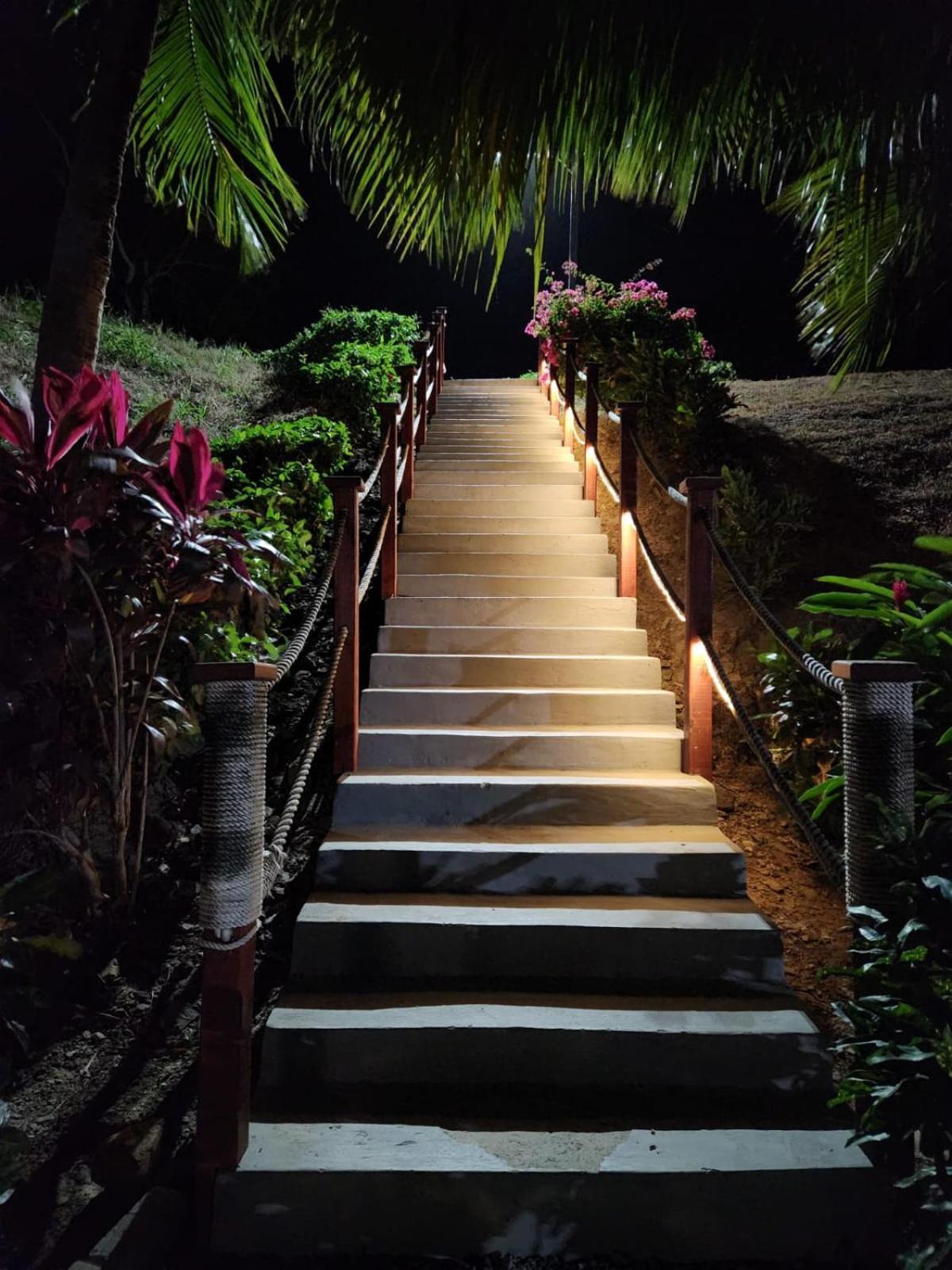 Hotel And Dive Center Roatan Yacht Club French Harbour Ngoại thất bức ảnh